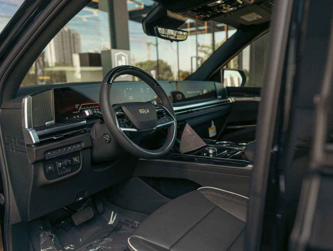 Cadillac Escalade Sport 4×4 – Short