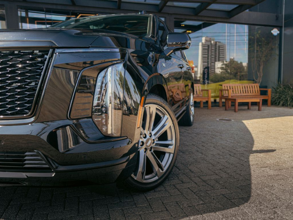 Cadillac Escalade Sport 4×4 – Short