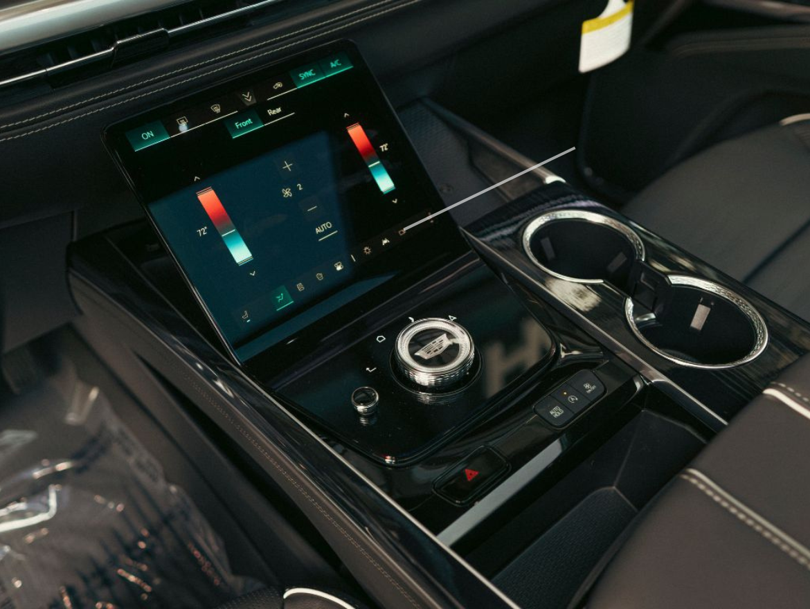 Cadillac Escalade Sport 4×4 – Short