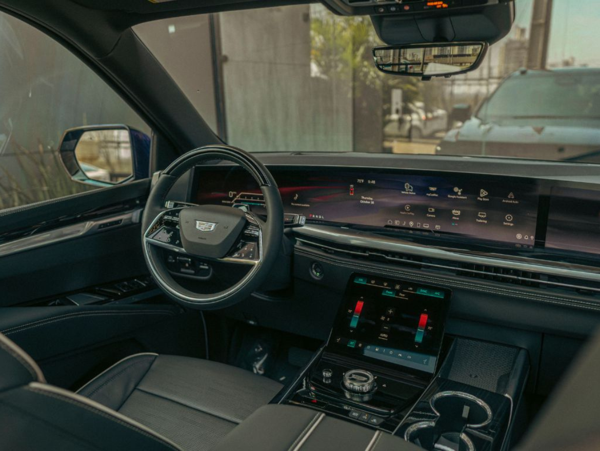 Cadillac Escalade Sport 4×4 – Short