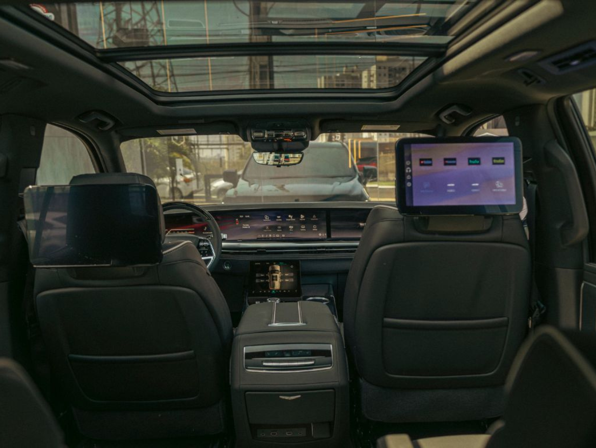 Cadillac Escalade Sport 4×4 – Short