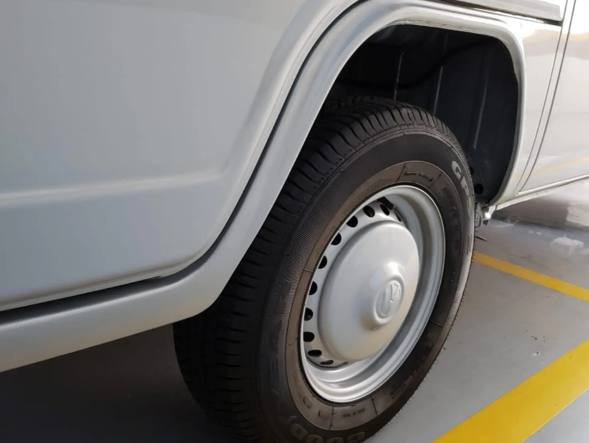 Volkswagen Kombi 1.6 MI STD Série Prata 8V Gasolina 3P Manual
