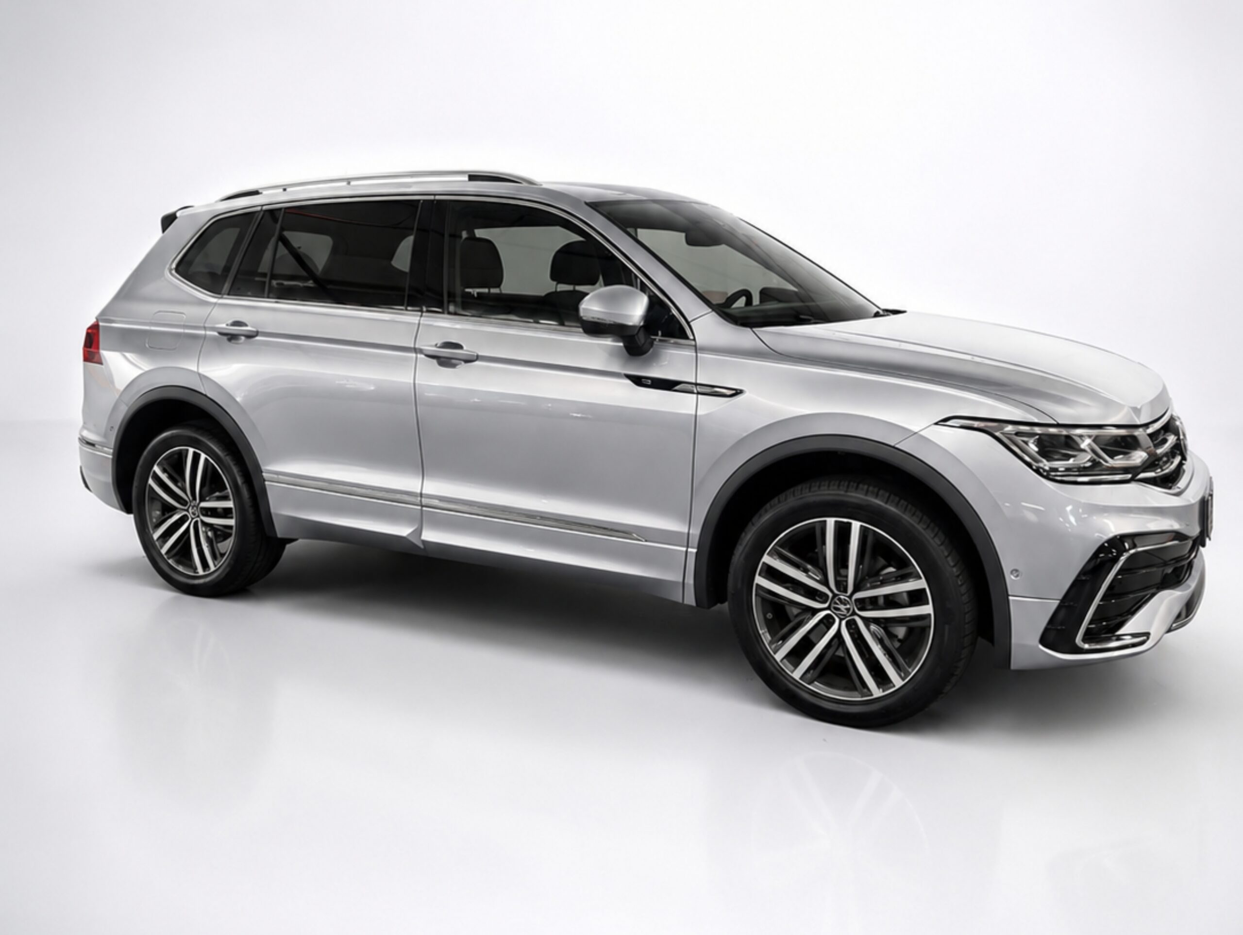 Volkswagen Tiguan 2.0 300 TSI Gasolina AllSpace R-Line Automático