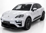 Porsche Macan Turbo Elétrico