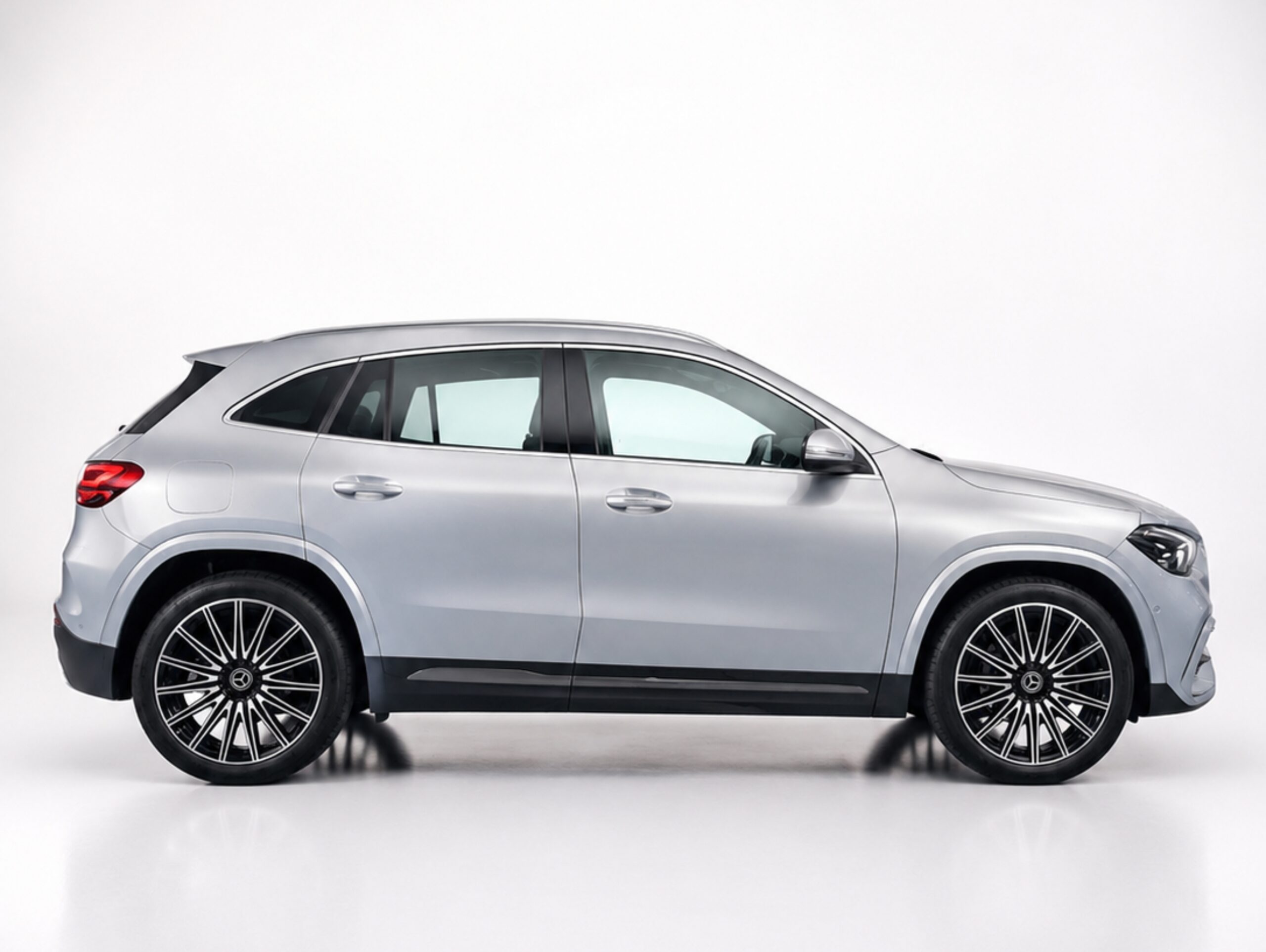 Mercedes-Benz GLA 200 1.3 MHEV AMG Line 7G-DCT